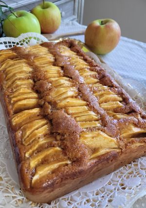 Une photo de Gâteau aux pommes et yaourt trop trop bon