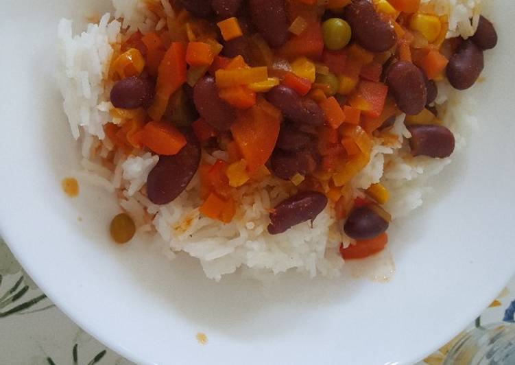 Bohnenpfanne mit Reis