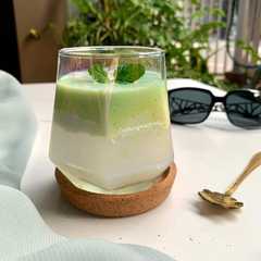 A picture of Ice coconut matcha cloud.