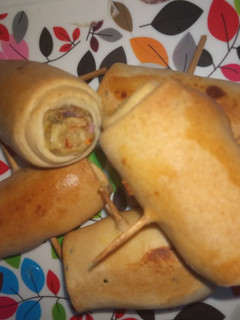 A picture of Potato samosa roll.