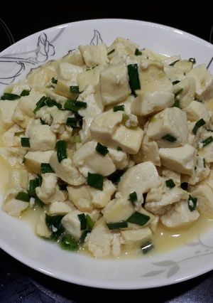 Hình của món Đậu phụ sốt hành **ngon bổ rẻ**.
