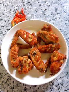 Hình của món Cánh gà chiên nước mắm.