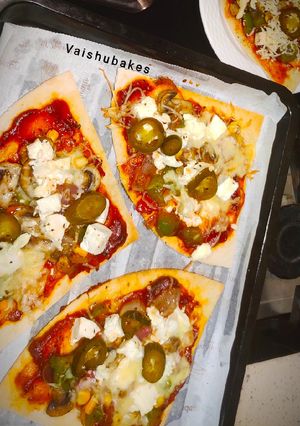 A picture of Italian Cheesy Veggie Pizza.