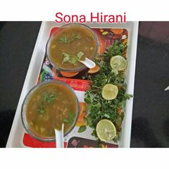 A picture of Lamon coriander soup.