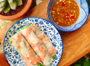 Hình của món Gỏi cuốn tôm thịt - Mắm nêm.