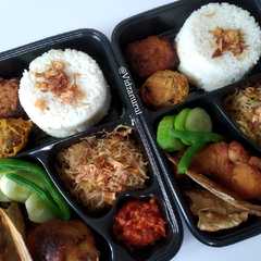 รูปของ "Nasi gurih" liwet ala bento