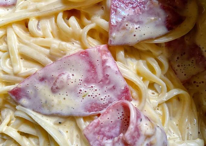 Fettuccine Carbonara