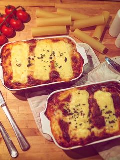 Ricotta-Cannelloni Bolognese Rezepthauptbild