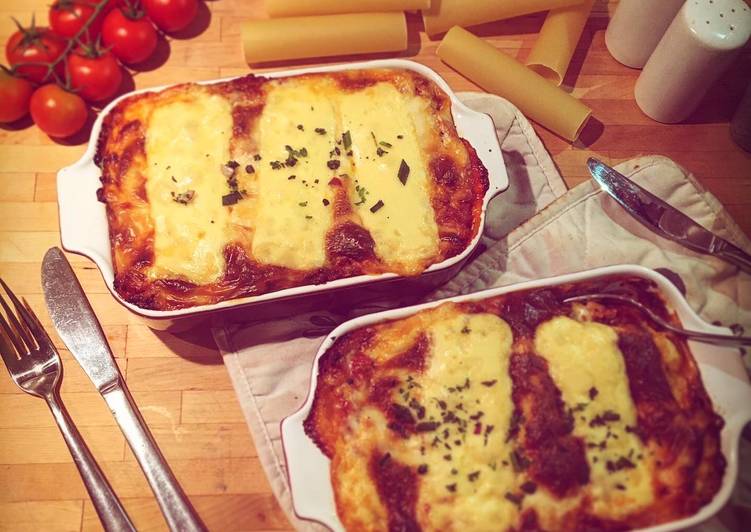 Ricotta-Cannelloni Bolognese