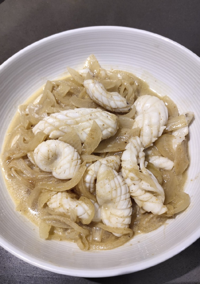 A picture of Squid and Onion.