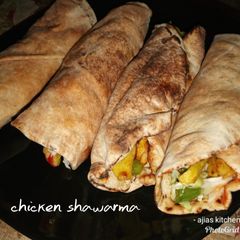 A picture of Chicken shawarma.