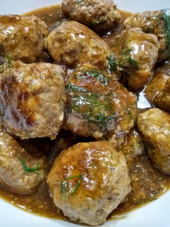 A picture of Swedish-y meatballs.
