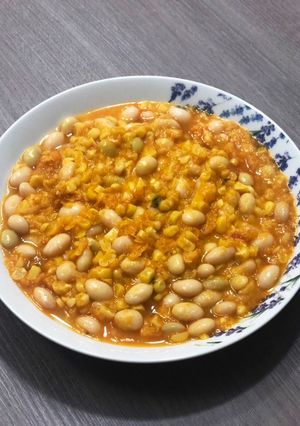 Una foto de Porotos granados con pilco