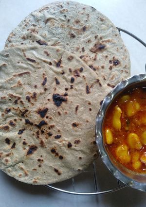 જુવાર-બાજરા ના રોટલા (Jowar Bajara Rotla Recipe In Gujarati) રેસીપી મુખ્ય ફોટો