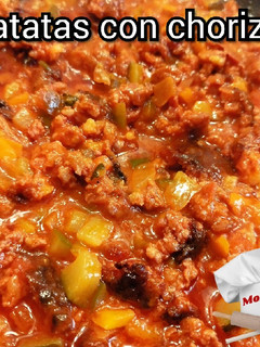 Una foto de Patatas con chorizo