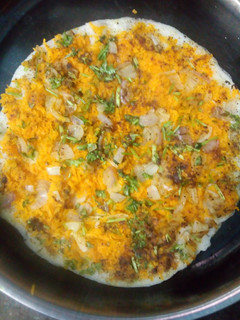 கேரட் ஊத்தப்பம் (Carrot utthappam recipe in tamil) செய்முறை முக்கிய புகைப்படம்