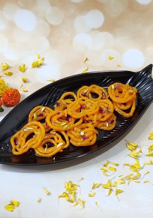 A picture of Crispy instant Jalebis.