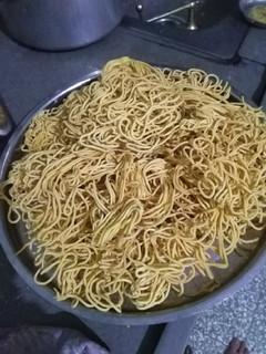 સેવ (Sev Recipe In Guajarati) રેસીપી મુખ્ય ફોટો