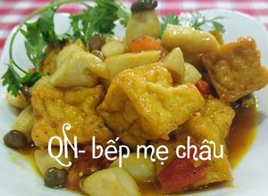 Hình của món Đậu hũ kho nấm đùi gà chay.