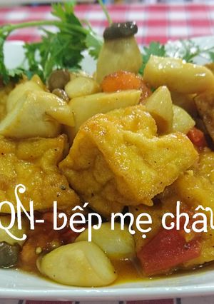 Hình của món Đậu hũ kho nấm đùi gà chay.