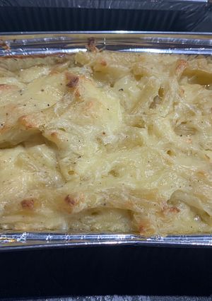 A picture of Mac N Cheese.