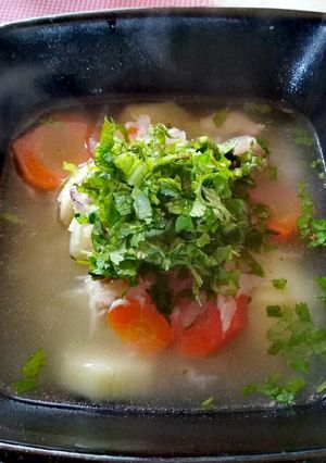 Una foto de Caldillo de corvina chilena
