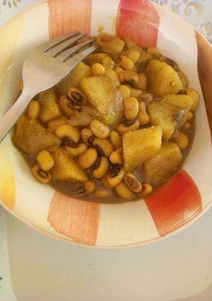 A picture of Yam and beans porridge.