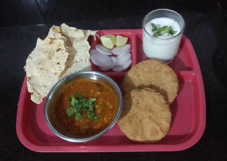 Recipe of Appetizing Kathiyawadi Tavo chapdi