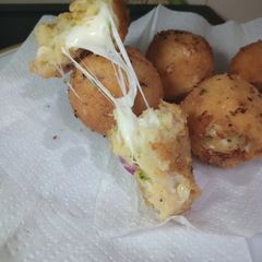 A picture of Potatoes cheese balls 😋😋😋.