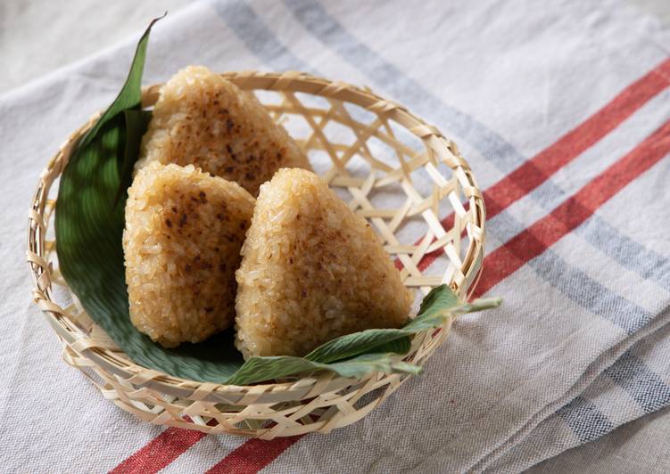 My Grandma Love This Japanese Yaki Onigiri (Grilled Rice Balls)