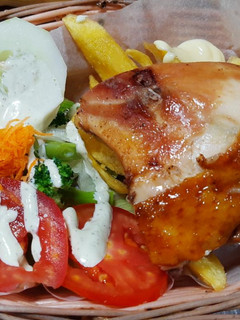 Una foto de Pollo estilo brasa casero