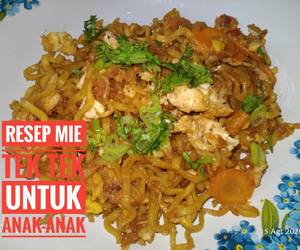 Siap Saji Mie Tek Tek Untuk Anak  Anak Ala Warteg