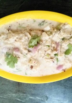 A picture of Dahi Vada.