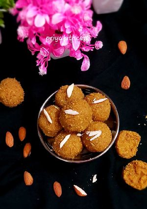 A picture of Churma Ladoo.