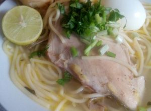 Una foto de Caldo de gallina