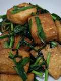 Braised tofu with chives