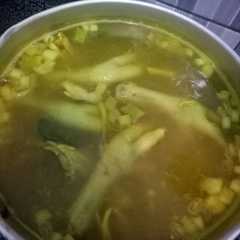 Soto ayam dan ceker bumbu instan রেসিপির প্রধান ছবি