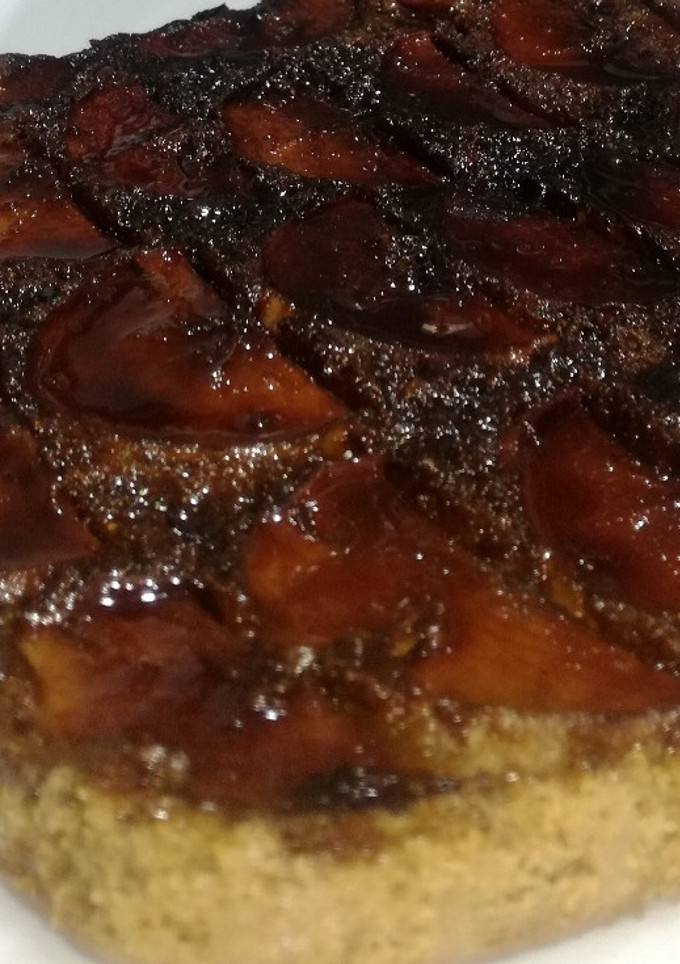 Una foto de Tarta invertida de manzana con harina integral en la flip 😋