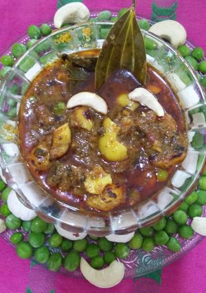 शाही काजू करी (shahi kaju curry recipe in marathi) रेसिपी चे मुख्य फोटो