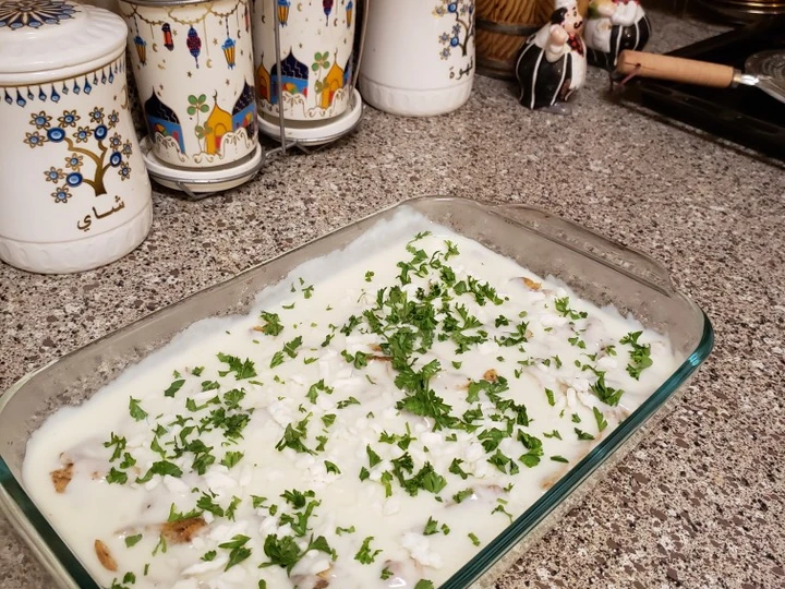 Easy Steps to Prepare Slices of chicken with potatoes and white sauce the  Makes Drooling Really delicious