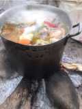 Auténtico sancocho colombiano de paseo de río