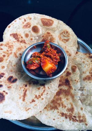 પરોઠા (Paratha Recipe In Gujarati) રેસીપી મુખ્ય ફોટો