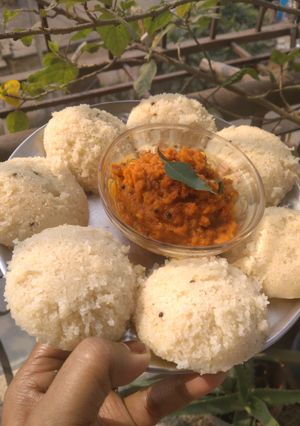 রাভা ইডলি ও টমেটোর চাটনি (rava idli o tomator chatni recipe in Bengali) রেসিপির প্রধান ছবি