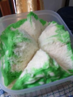 Foto resep Bolu kukus cantik mekar merekah tanpa cetakan pakai kotak bekal