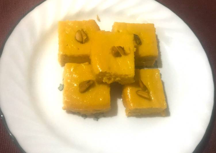 Steamed mango sandesh