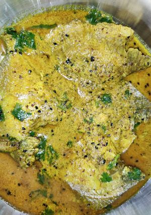 পমফ্রেট মাছের ঝাল (pomfret mach jhal recipe in bengali) রেসিপির প্রধান ছবি