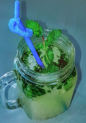 A picture of Virgin mojito.