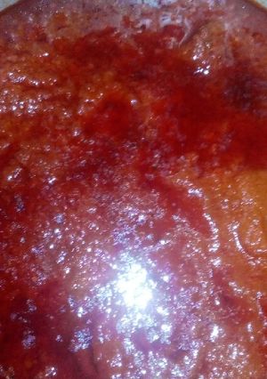A picture of Fried chicken in palm oil stew.