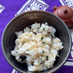 A picture of Japanese Wakame Rice.