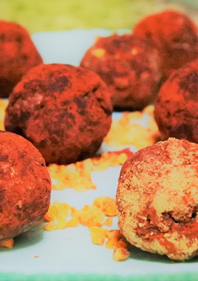 Una foto de Trufas de anacardos y cardamomo